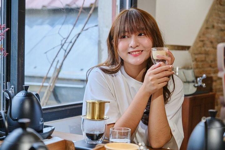 Dekadenter vietnamesischer „Egg Coffee“-Workshop in der Stadt Hồ Chí Minh