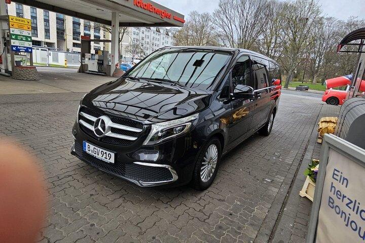 Trasferimento privato dagli hotel di Vienna all'aeroporto di Vienna
