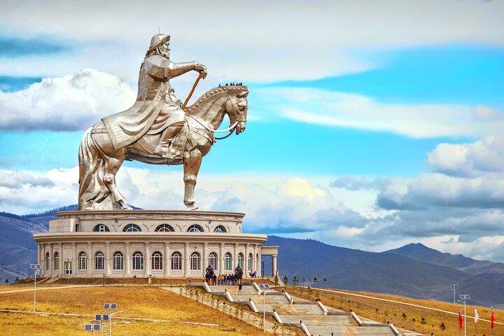 Estatua de Genghis Khan + Parque Terelj + CamelRide + Eagle