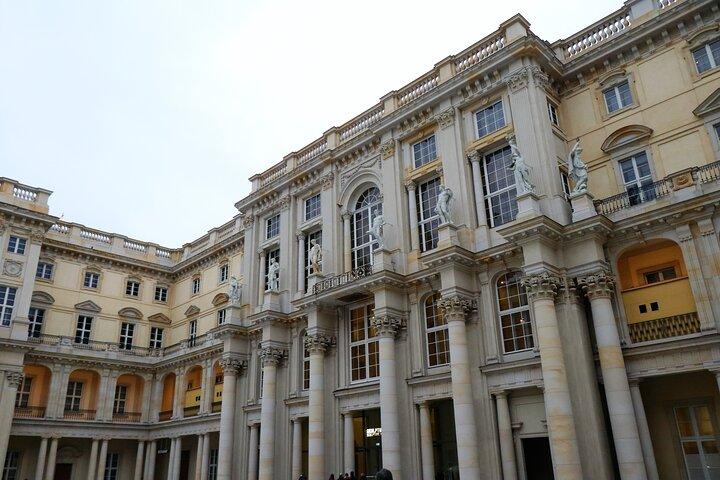 Private guided and chauffeured Tour in Berlin