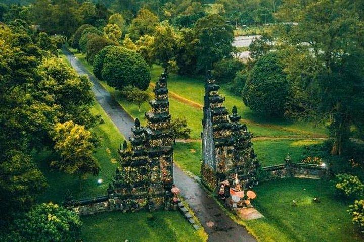 北バリ島ツアー：バヌマラ滝、ハンダラゲート＆寺院