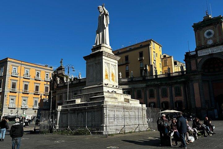 Guided Wine Tour in Old Town Napoli
