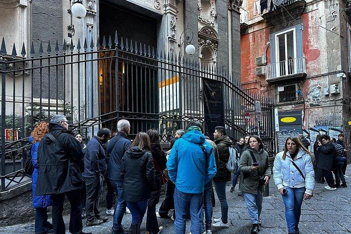 Guided Wine Tour in Old Town Napoli