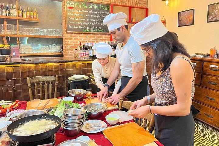 半日プライベートハノイ伝統料理教室と市場訪問