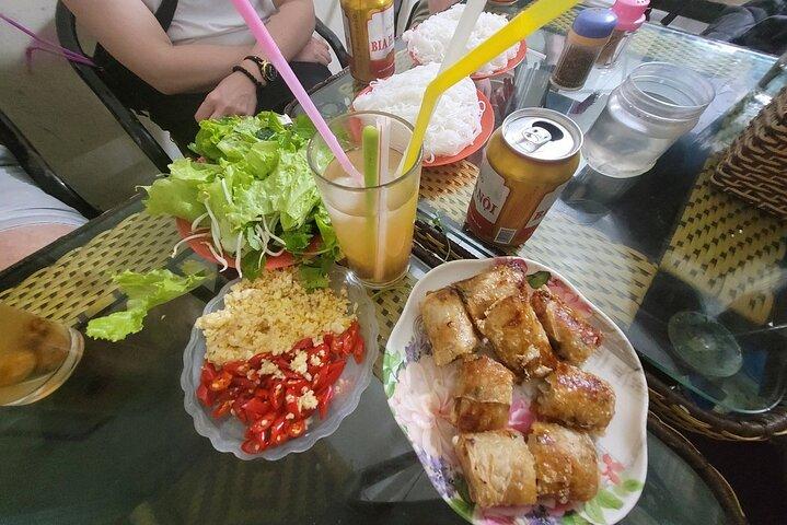Hanoi Street Food Tour met kleine groep met bezoek aan Train Street
