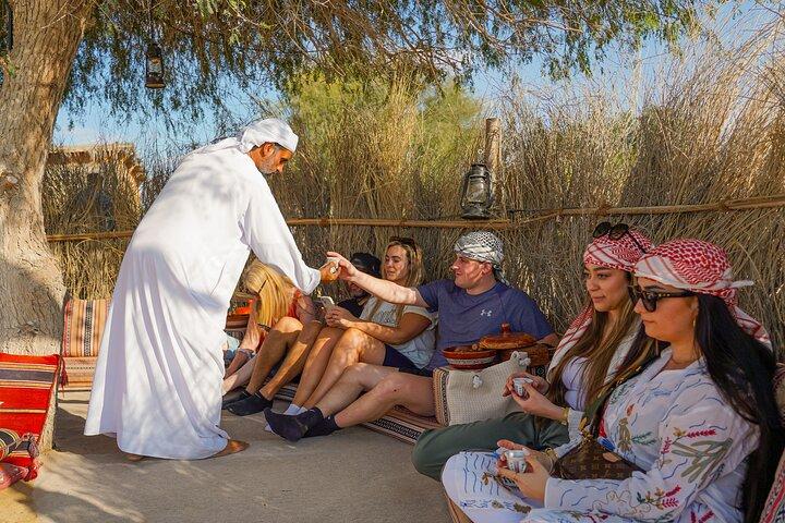 Dubai Sunset Camel Ride & BBQ Middag på Al Khayma Camp