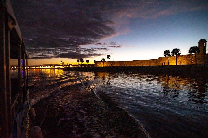 Adventure Boat Tours - Nights of Lights by Water à St. Augustine FL