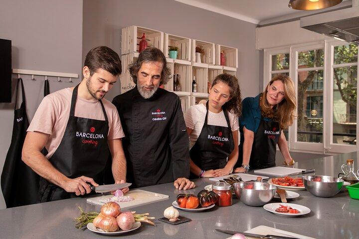 Spanish Tapas Workshop: Boqueria Tour & Rambla Views