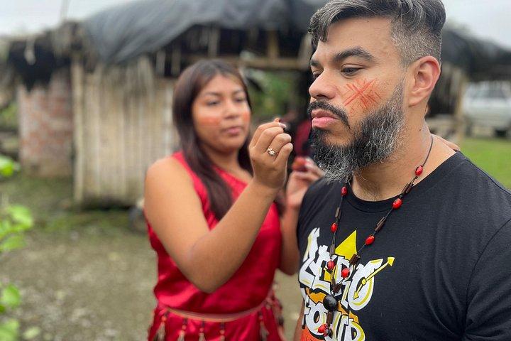 グアヤキルからの先住民シュアール コミュニティとクラウド フォレスト ブカイ プライベート デイ ツアー