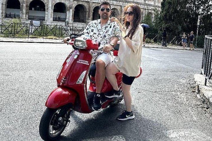 Rome Vespa Primavera 125 cc レンタル - 72 時間レンタル
