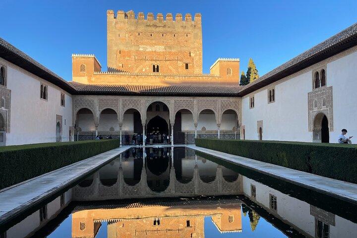 Tour Privado por la Alhambra de Granada