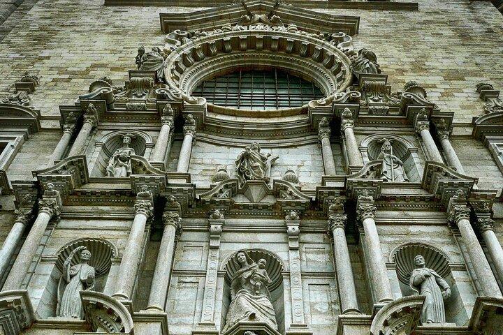 Explore Girona: Catedral, Ponte Eiffel, Muralhas da Cidade e Sites de Cinema