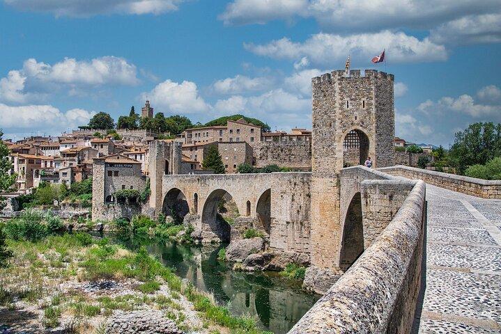 Explore Girona: Catedral, Ponte Eiffel, Muralhas da Cidade e Sites de Cinema