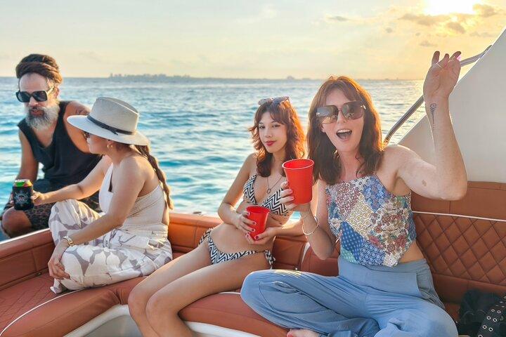 イスラ・ムヘーレスとカンクンのプライベートヨットツアー