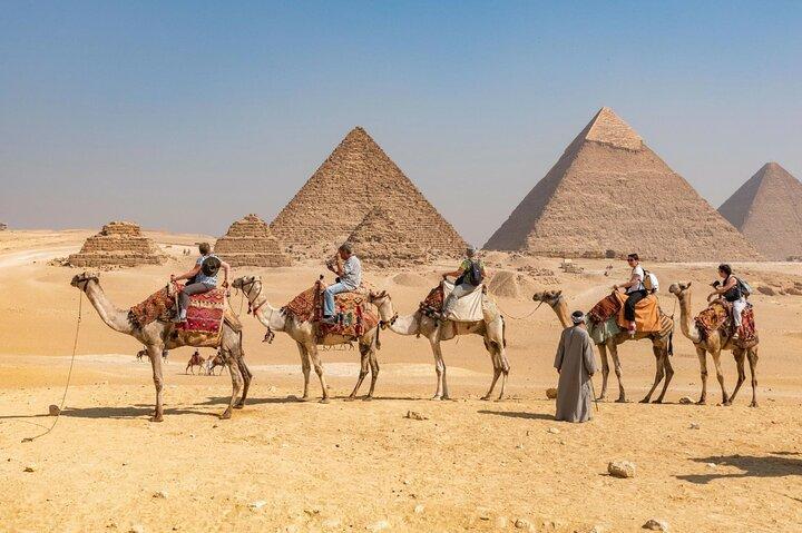 Giza Pyramids Sphinx Memphis e Saqqara Tour Privado