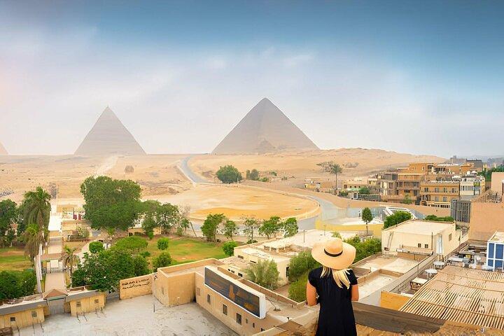 Giza Pyramids Sphinx Memphis e Saqqara Tour Privado