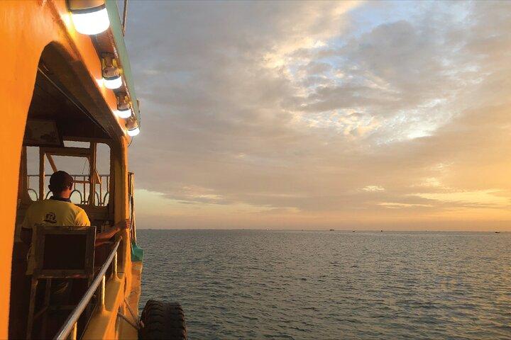 Excursão privada ao Rio Vermelho: pôr do sol e pesca noturna de lula