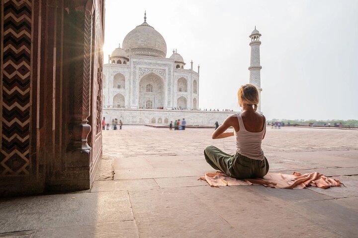 Sunrise Taj Mahal Agra Fort Day Guida Tour in auto da Agra