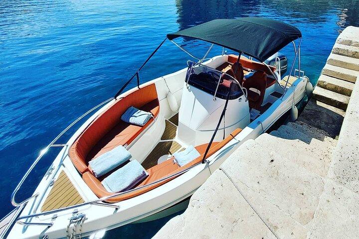 Privat 4 timmars båttur på Elaphite Islands med Barracuda 545