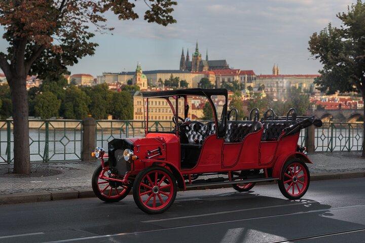 1-stündige Oldtimer-Cabrio-Sightseeing-Tour durch Prag