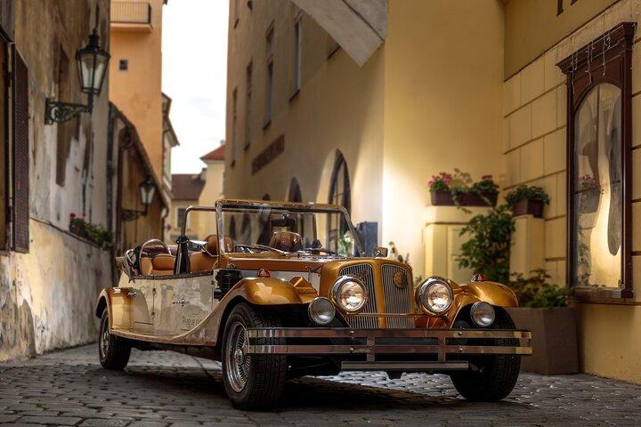 1-stündige Oldtimer-Cabrio-Sightseeing-Tour durch Prag
