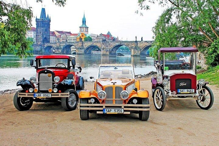 1 timmes Oldtimer Cabriolet Prag Sightseeing Tour