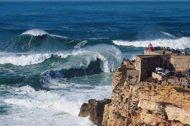 Excursie in Nazaré Fátima en het dorp Óbidos en het Batalha-klooster