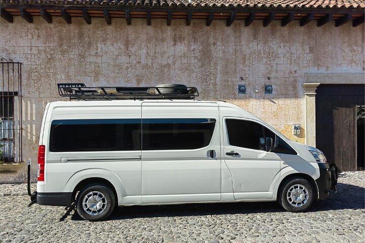 アンティグアからグアテマラシティまでの乗り合い交通