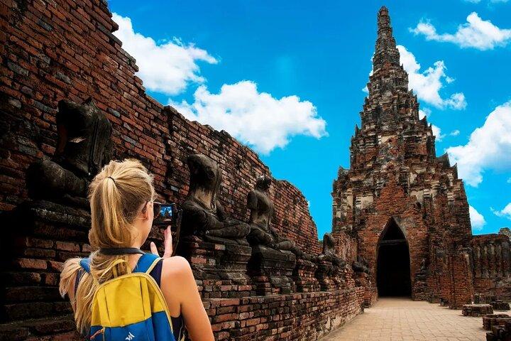 Passeio de bicicleta em Ayutthaya, quadriciclo, mercado flutuante e vela ao pôr do sol