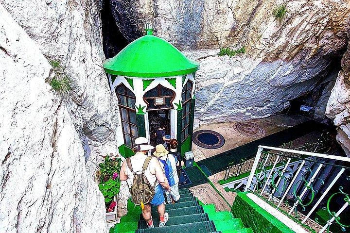Kruja, Castle & Old Bazaar Guided Tour from Durres