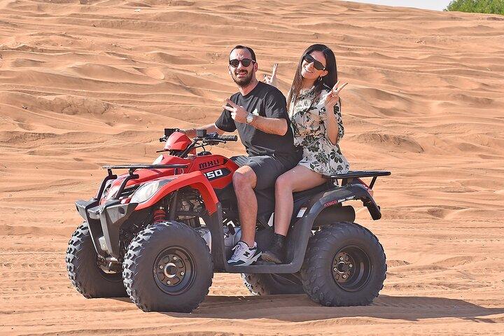 Dubai Desert Safari Tour met quad, kameelrit en barbecuediner
