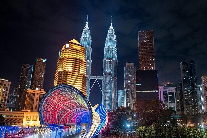 Visite nocturne de Kuala Lumpur avec Lake Symphony et Saloma Bridge