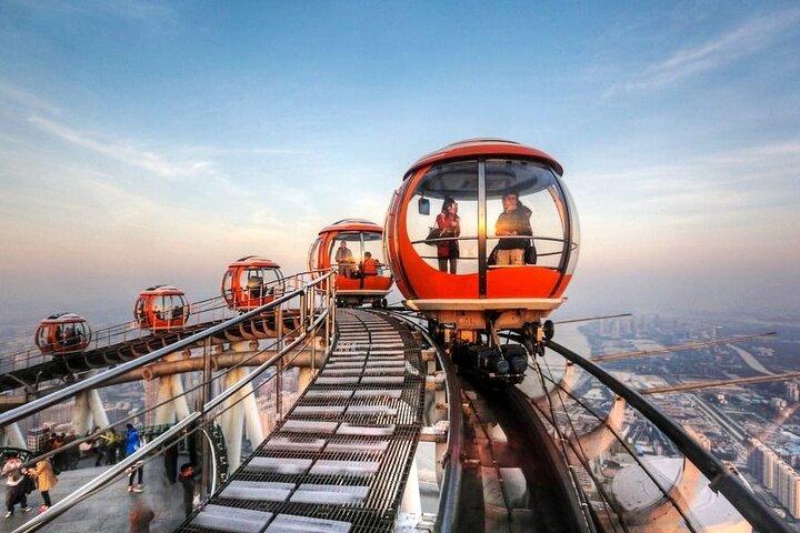 Private Guangzhou Night Tour mit Canton Tower und Pearl River VIP Class Cruise