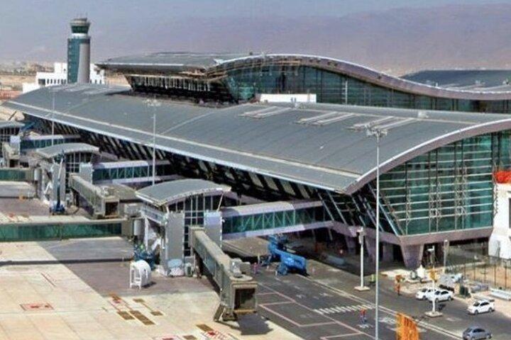 サラーラ空港からのプライベートラグジュアリー空港送迎