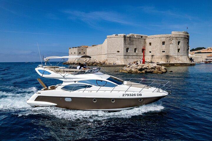 Tour privato di un'intera giornata alle Isole Elafiti Via Azimut 43 Fly