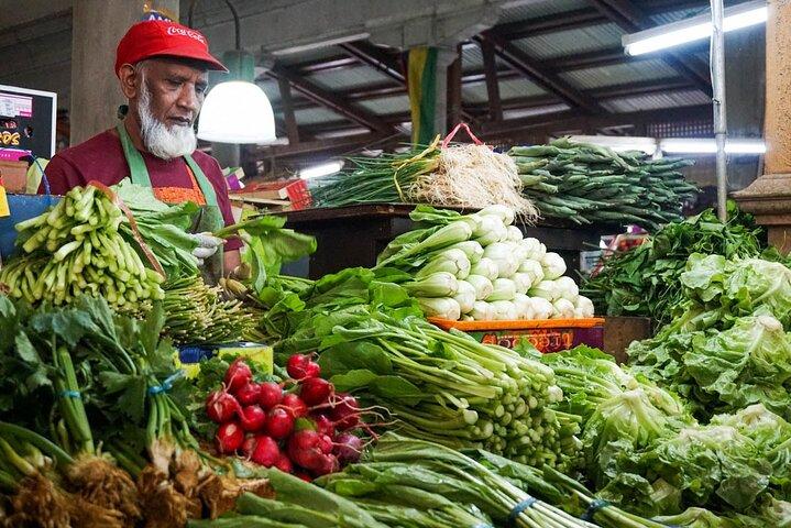 Port Louis : Street Food & Stadtrundfahrt