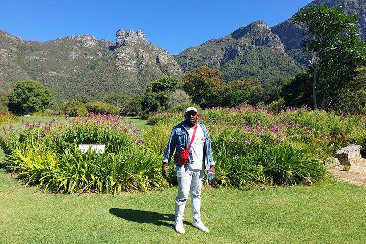 Private Robben Island, Kirstenbosch and Wine Tasting Tour