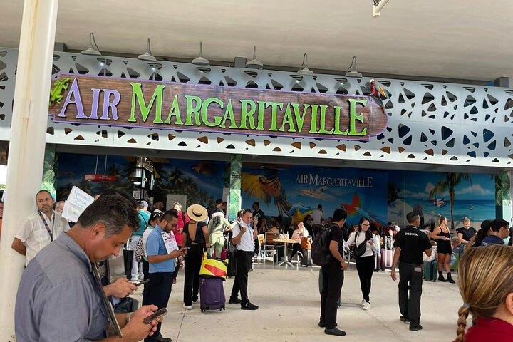 カンクン国際空港からJWマリオット1〜3人の乗客ROUNDTRIP
