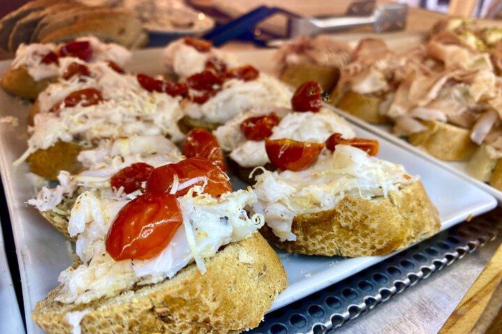チチェッティと郷土料理のあるヴェネツィア市内中心部のおいしい屋台ツアー