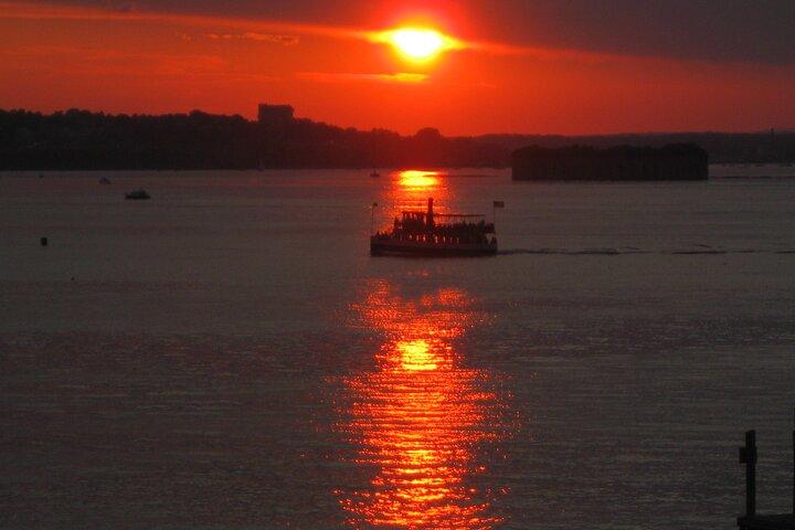 Tour in crociera al faro al tramonto da Casco Bay