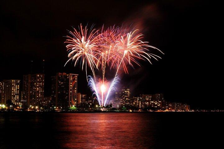 Waikiki Friday Night Fireworks Cruise