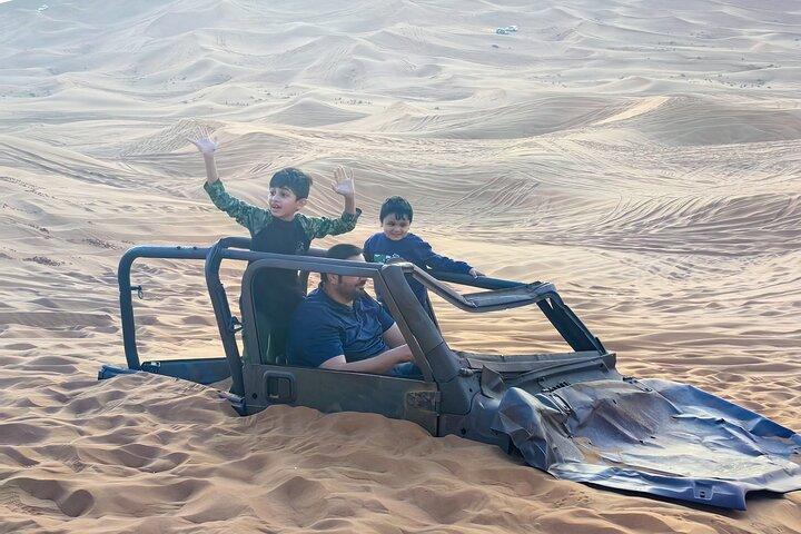 4 - Timer morgen Desert Safari Dubai med Dune Bashing & Camel Ride