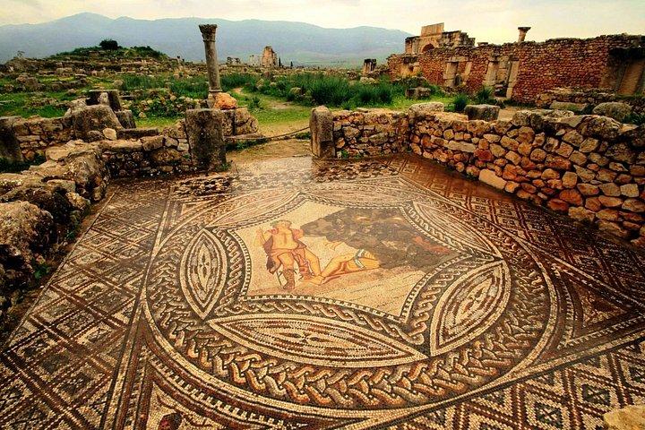 ヴォルビリスへの日帰り旅行 - フェズからのムーレイ・イドリスとメクネス
