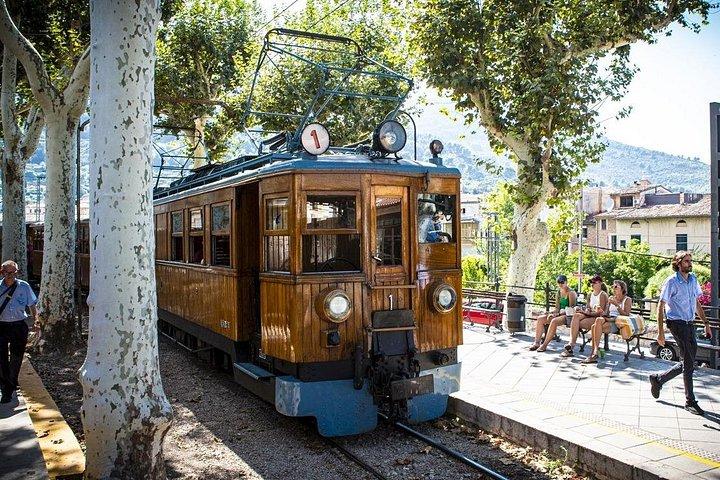 Mallorca: Exclusive Soller Train and Tram Half-Day Tour
