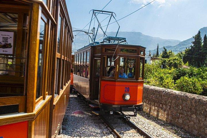 Mallorca: Exclusive Soller Train and Tram Half-Day Tour