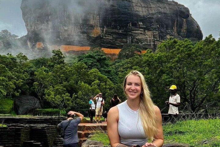Heldags privat tur till Sigiriya och Dambulla