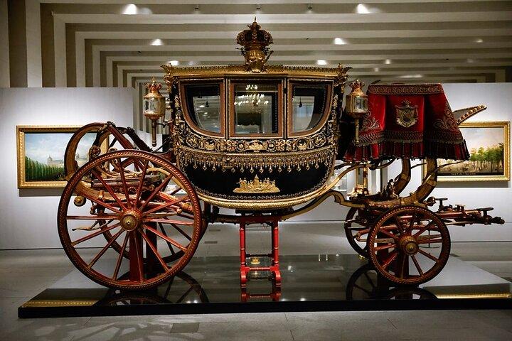 Visita guiada ao Palácio Real e à Galeria das Coleções Reais.