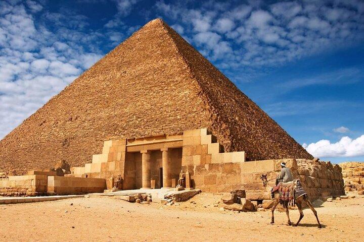 フルガダ発プライベートカイロ日帰り旅行大エジプト博物館
