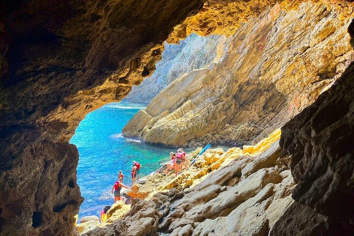 Excursão de caiaque, snorkel e caverna do mar em Cabo de San Antonio
