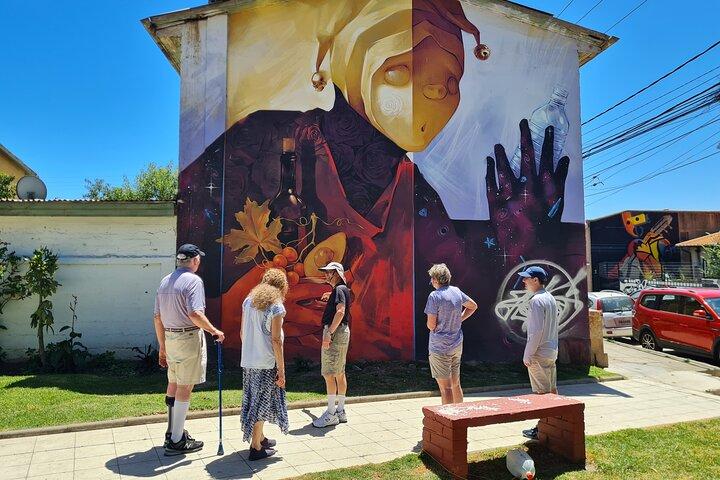 Street Art in Valparaiso and Wines in Casablanca from Santiago
